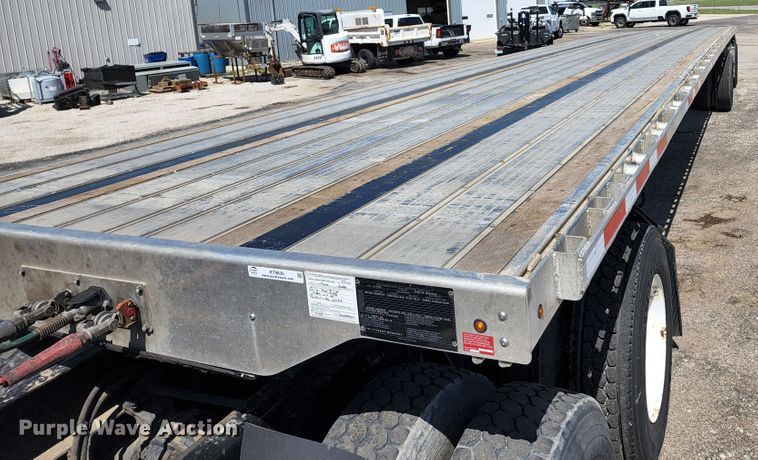 image for item KT9830 2021 Transcraft  flatbed trailer