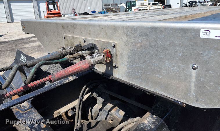 image for item KT9830 2021 Transcraft  flatbed trailer