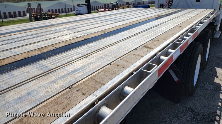 image for item KT9830 2021 Transcraft  flatbed trailer
