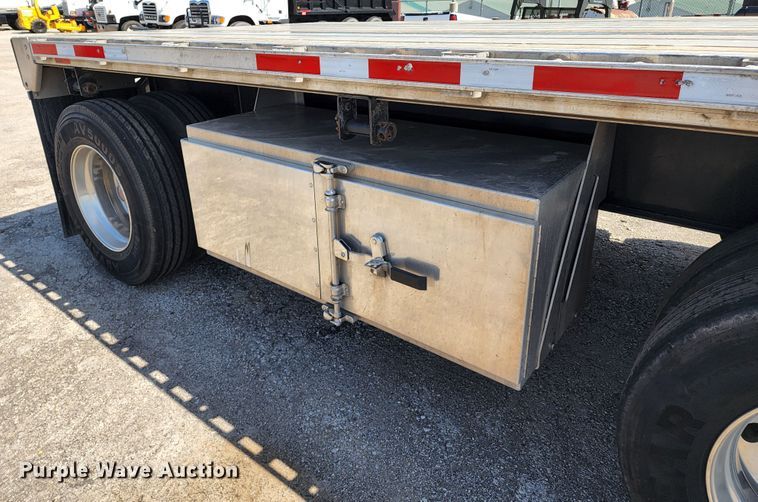 image for item KT9830 2021 Transcraft  flatbed trailer