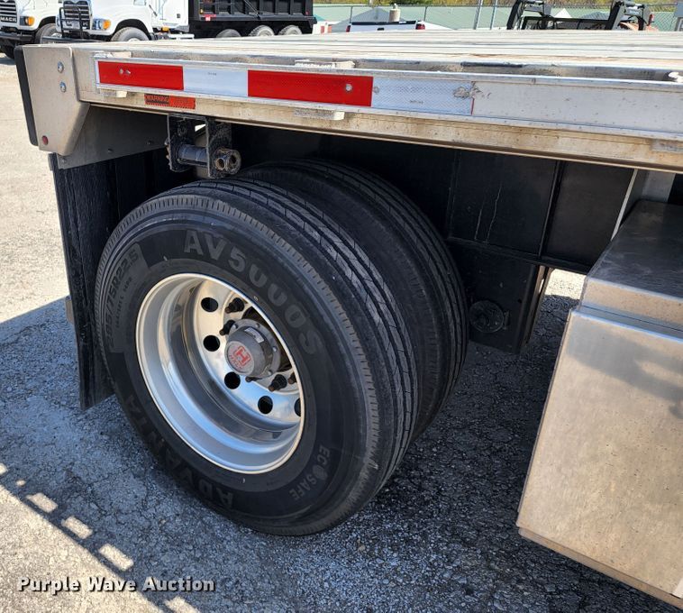 image for item KT9830 2021 Transcraft  flatbed trailer