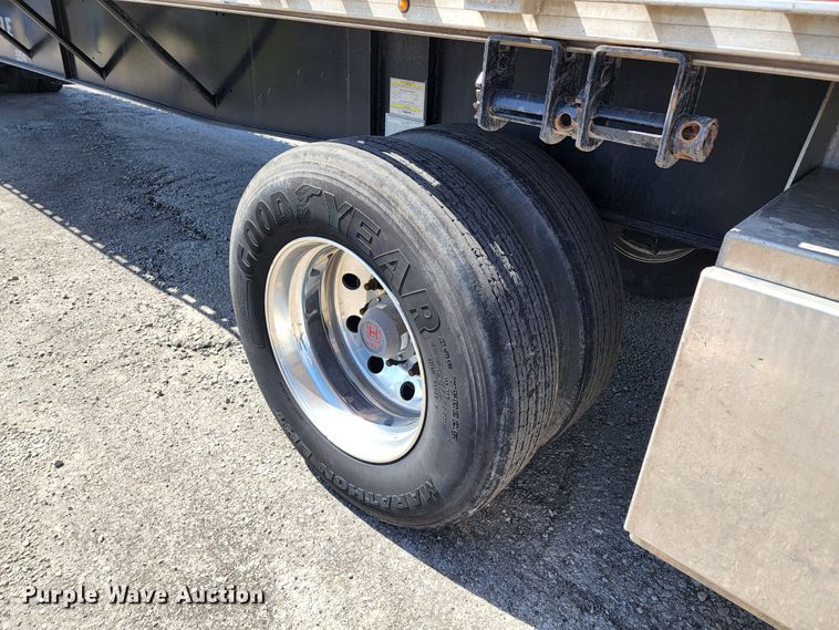 image for item KT9830 2021 Transcraft  flatbed trailer