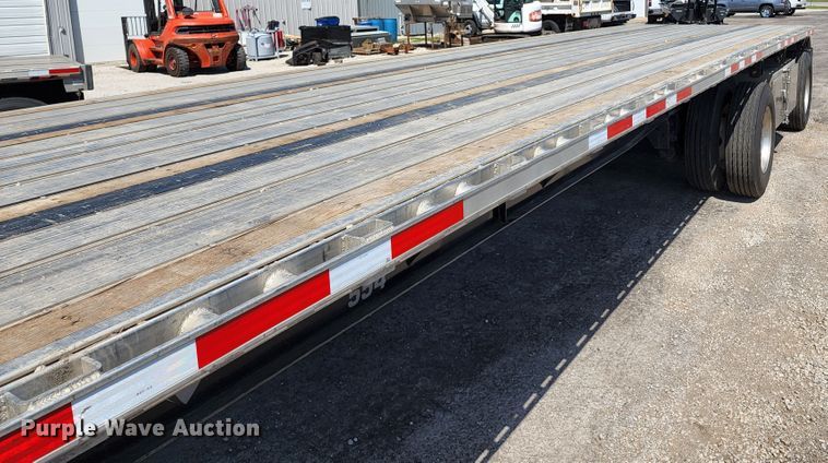 image for item KT9832 2021 Transcraft  flatbed trailer