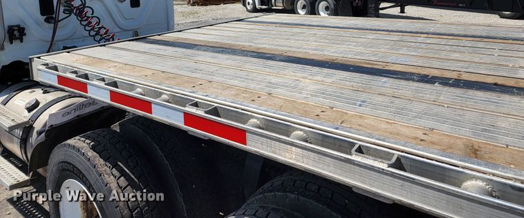 image for item KT9832 2021 Transcraft  flatbed trailer