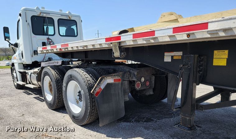 image for item KT9832 2021 Transcraft  flatbed trailer