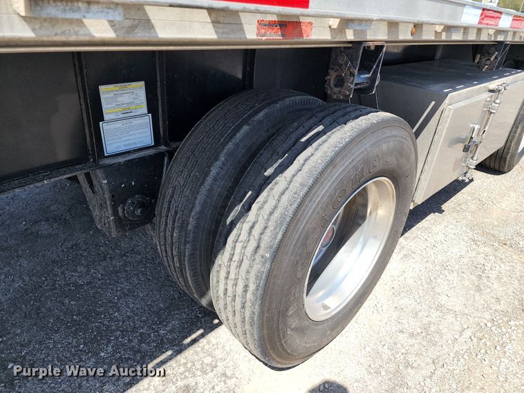 image for item KT9832 2021 Transcraft  flatbed trailer