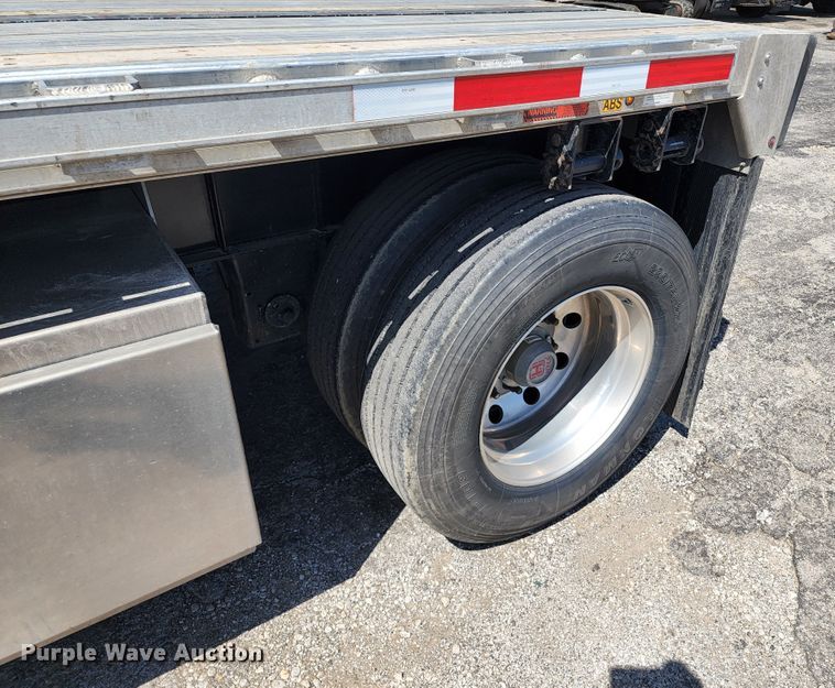 image for item KT9832 2021 Transcraft  flatbed trailer