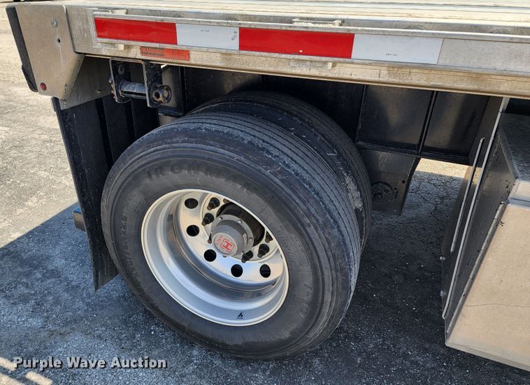 image for item KT9832 2021 Transcraft  flatbed trailer