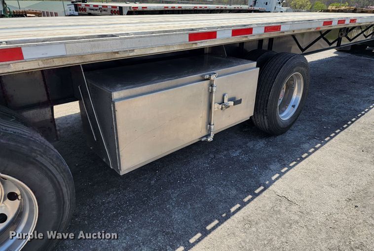 image for item KT9832 2021 Transcraft  flatbed trailer