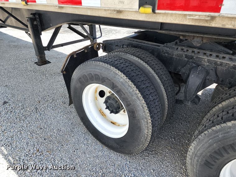 image for item KT9857 2015 Freightliner Cascadia  semi truck