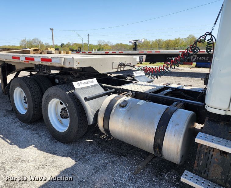 image for item KT9858 2012 Freightliner Cascadia  semi truck