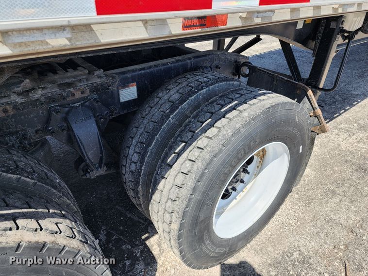 image for item KT9858 2012 Freightliner Cascadia  semi truck