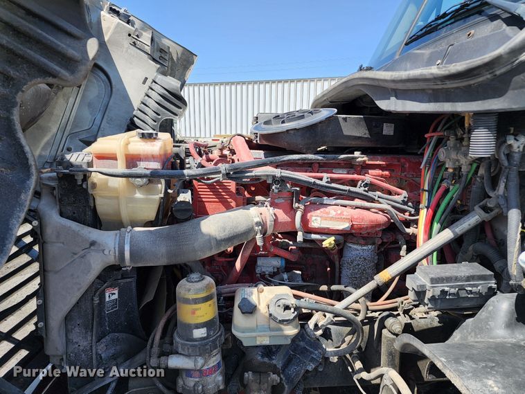 image for item KT9858 2012 Freightliner Cascadia  semi truck