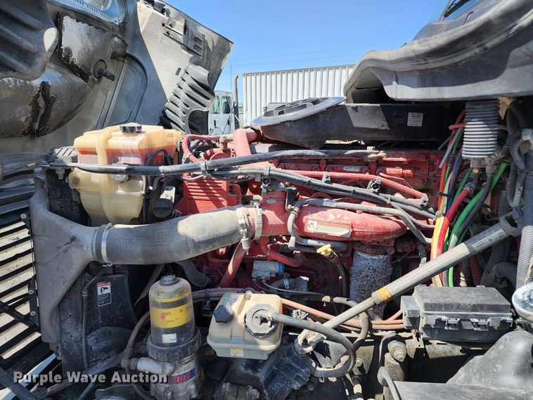 image for item KT9858 2012 Freightliner Cascadia  semi truck