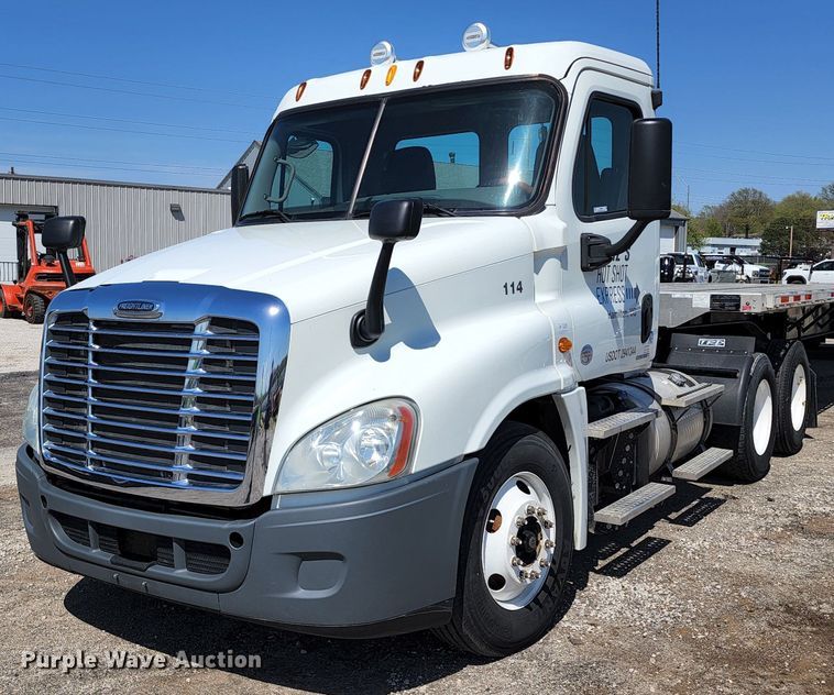 image for item KT9859 2012 Freightliner Cascadia  semi truck
