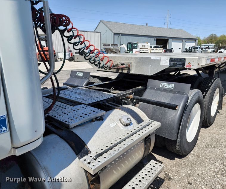 image for item KT9859 2012 Freightliner Cascadia  semi truck