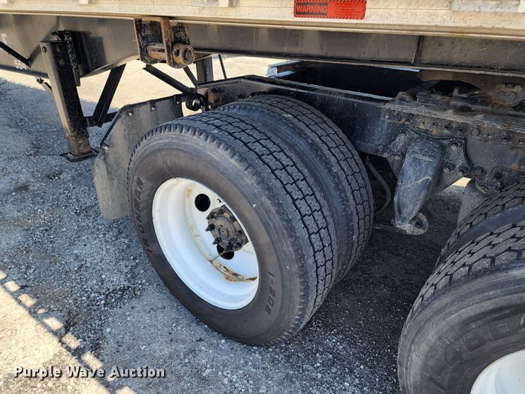 image for item KT9859 2012 Freightliner Cascadia  semi truck