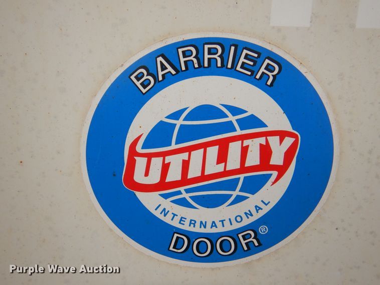 image for item KX9214 2003 Utility 3000R  refrigerated van trailer