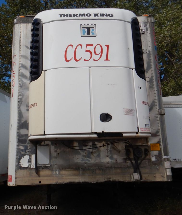 image for item KX9215 2004 Utility 3000R  refrigerated van trailer