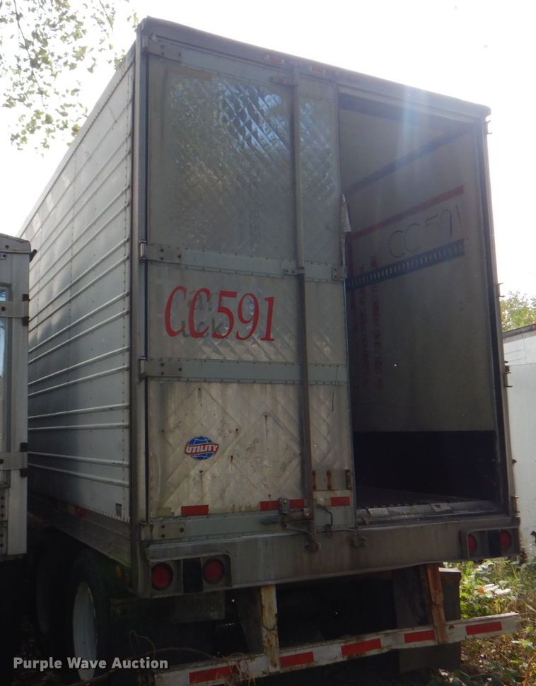 image for item KX9215 2004 Utility 3000R  refrigerated van trailer