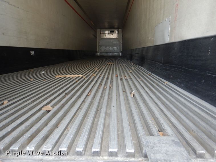 image for item KX9215 2004 Utility 3000R  refrigerated van trailer