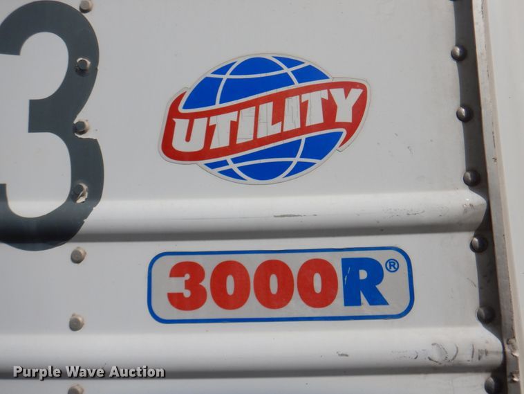 image for item KX9215 2004 Utility 3000R  refrigerated van trailer