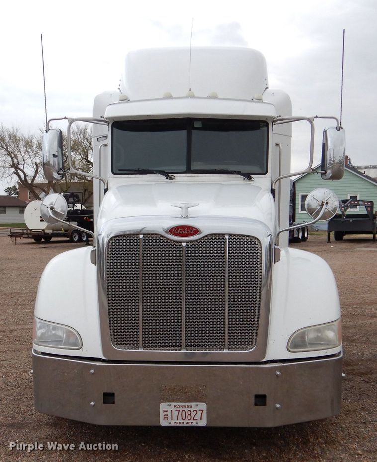 image for item LS9144 2014 Peterbilt 386  semi truck