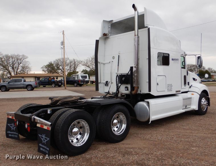 image for item LS9144 2014 Peterbilt 386  semi truck