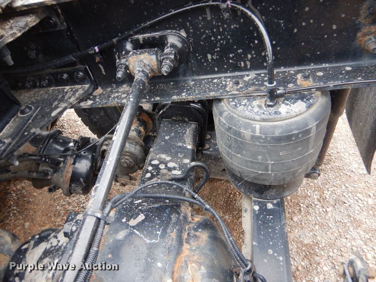 image for item LS9144 2014 Peterbilt 386  semi truck