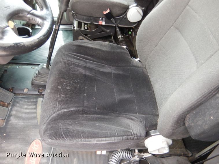 image for item LS9144 2014 Peterbilt 386  semi truck