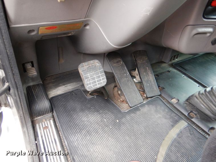 image for item LS9144 2014 Peterbilt 386  semi truck