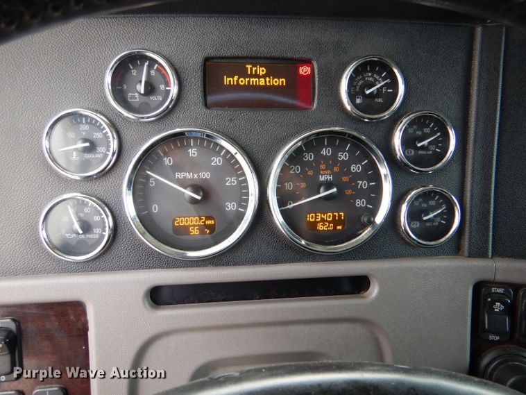 image for item LS9144 2014 Peterbilt 386  semi truck