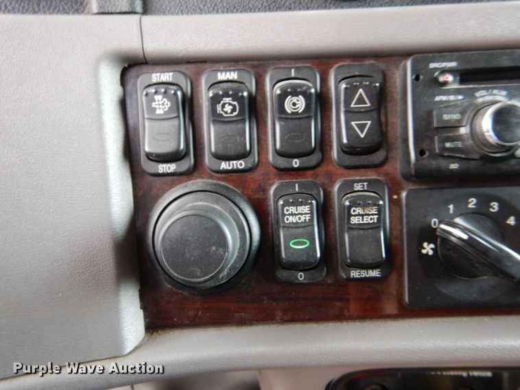 image for item LS9144 2014 Peterbilt 386  semi truck