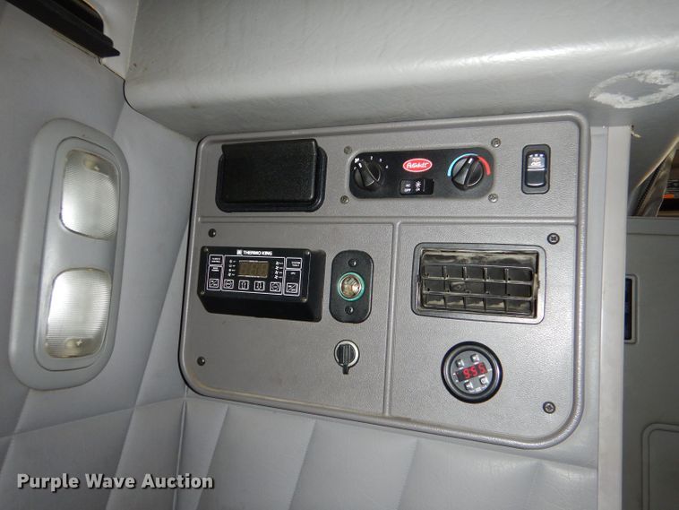 image for item LS9144 2014 Peterbilt 386  semi truck