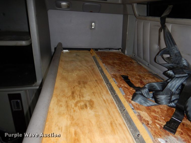 image for item LS9144 2014 Peterbilt 386  semi truck