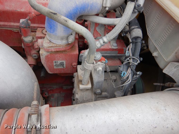 image for item LS9144 2014 Peterbilt 386  semi truck