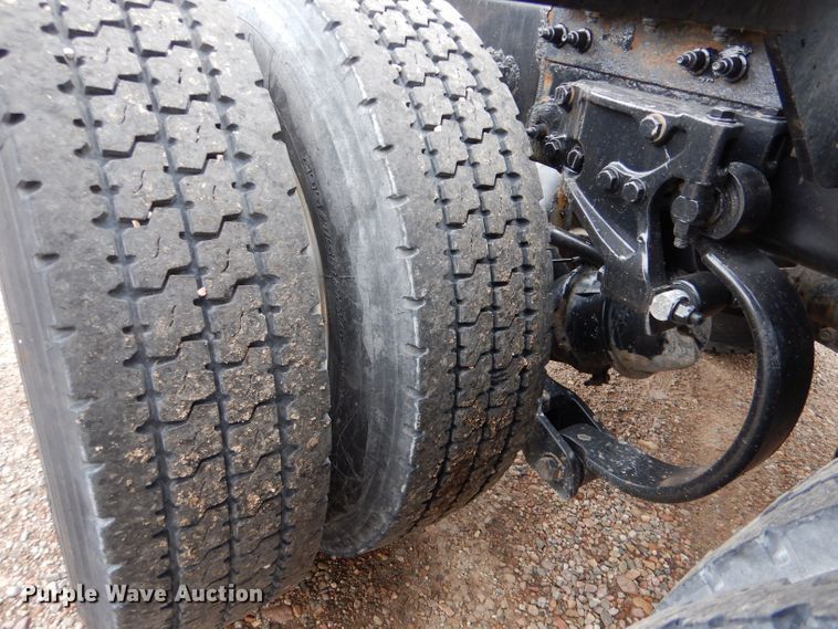 image for item LS9144 2014 Peterbilt 386  semi truck