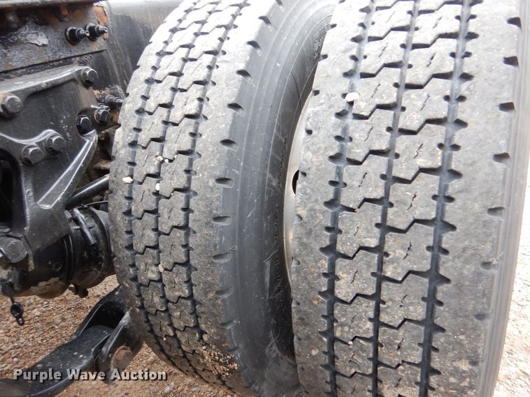 image for item LS9144 2014 Peterbilt 386  semi truck