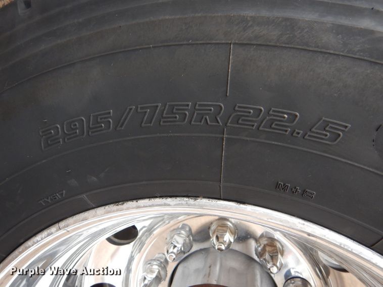 image for item LS9144 2014 Peterbilt 386  semi truck