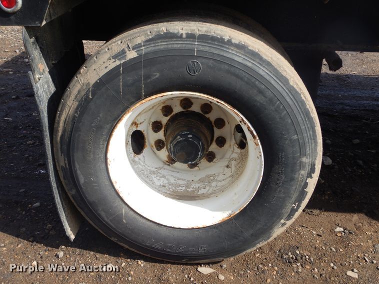 image for item MX9909 1991 Fontaine  flatbed trailer