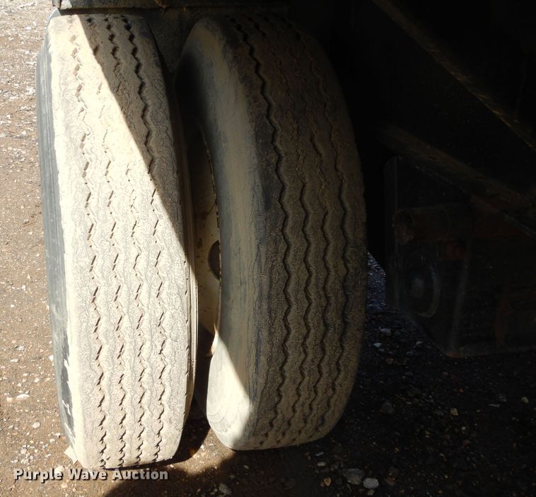 image for item MX9909 1991 Fontaine  flatbed trailer