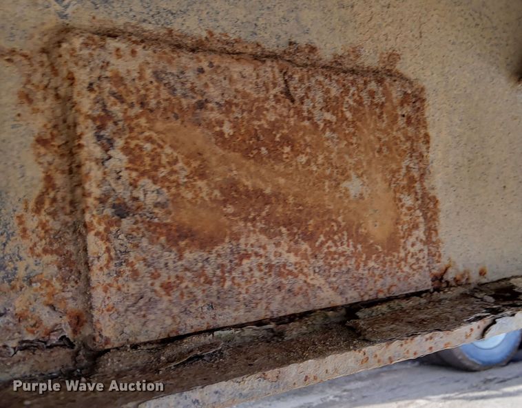 image for item MX9909 1991 Fontaine  flatbed trailer