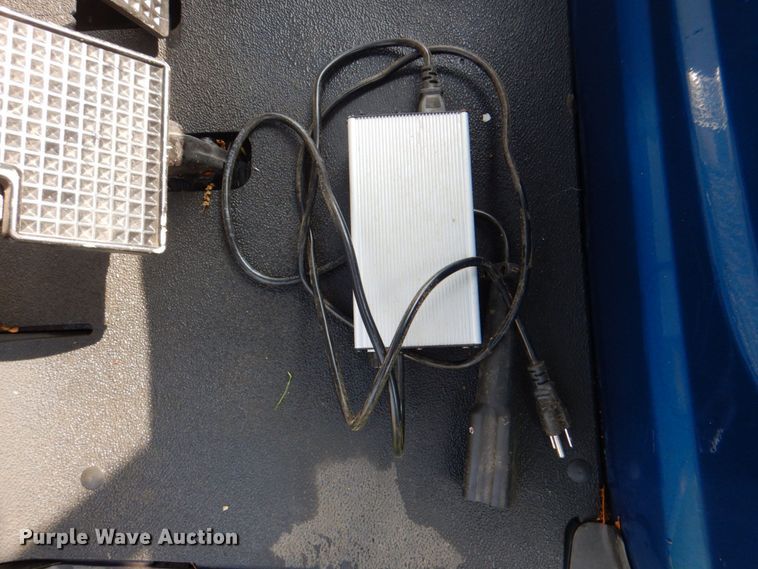 image for item DH7366 2008 Yamaha YDRE  golf cart