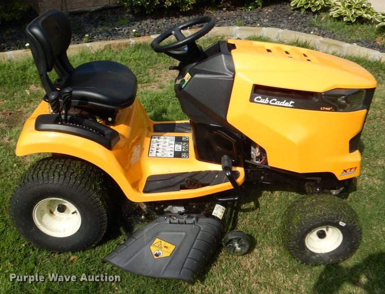 image for item DH7367 2021 Cub Cadet XT1 LT42  lawn mower