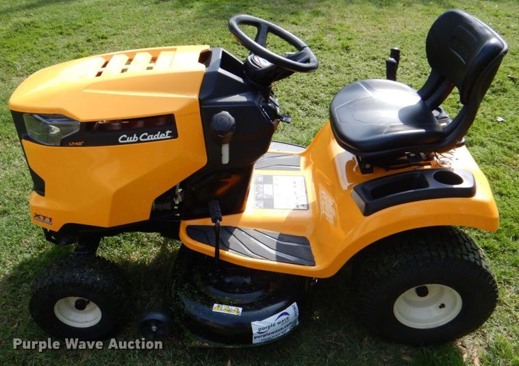image for item DH7367 2021 Cub Cadet XT1 LT42  lawn mower