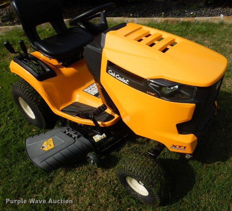 image for item DH7367 2021 Cub Cadet XT1 LT42  lawn mower