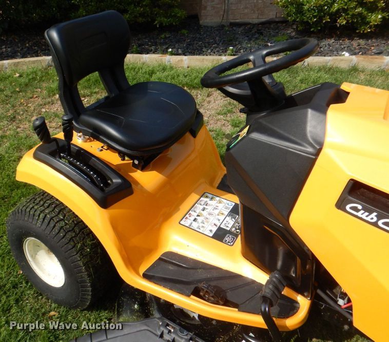 image for item DH7367 2021 Cub Cadet XT1 LT42  lawn mower