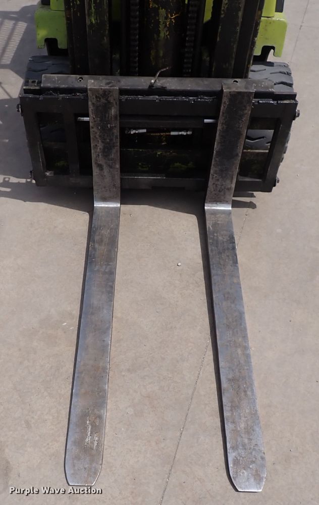 image for item DI1944 Clark C500-50  forklift