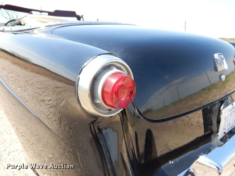 image for item DK0896 1952 Ford Sunliner  convertible