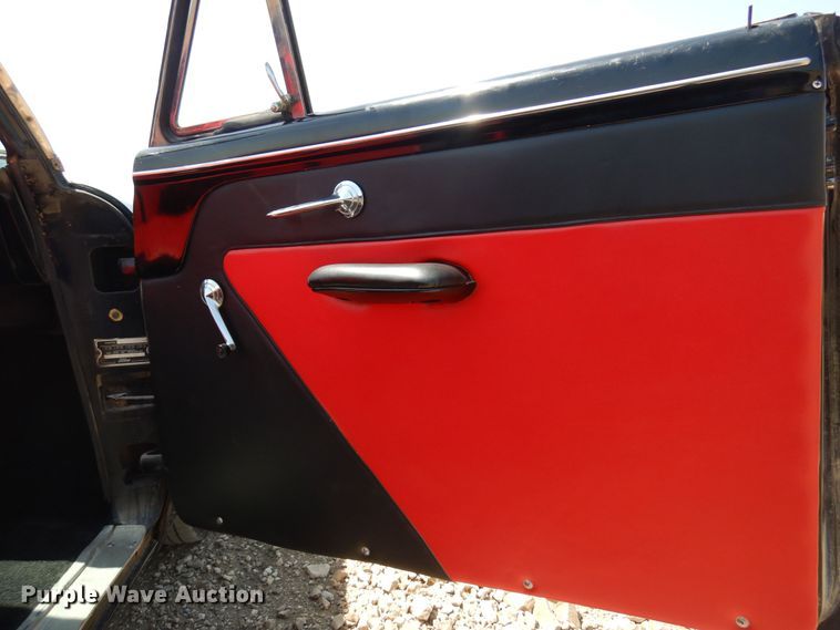 image for item DK0896 1952 Ford Sunliner  convertible